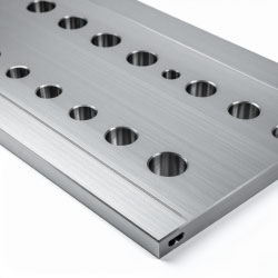 穴あけ・ねじ切り加工 | 株式会社末広工業